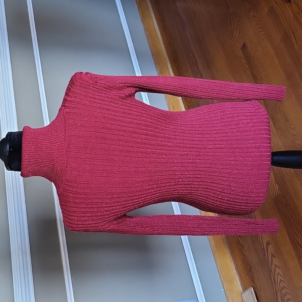 Red Glitter Turtleneck Size Medium - Picture 5 of 10